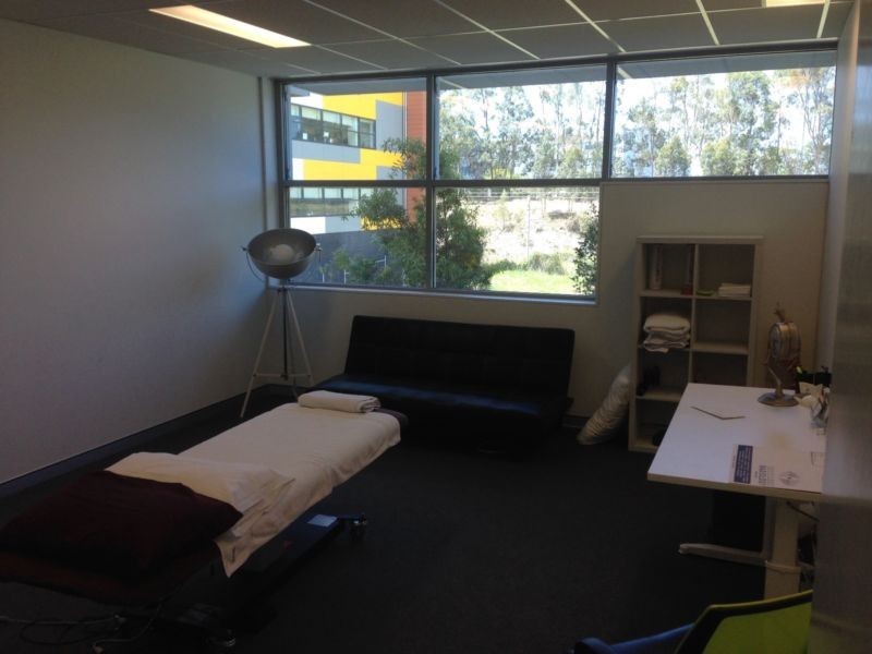 Medical room for rent Osteopath/chiropractic/massage Or Similar Service - Space Avail. Robina Queensland Australia