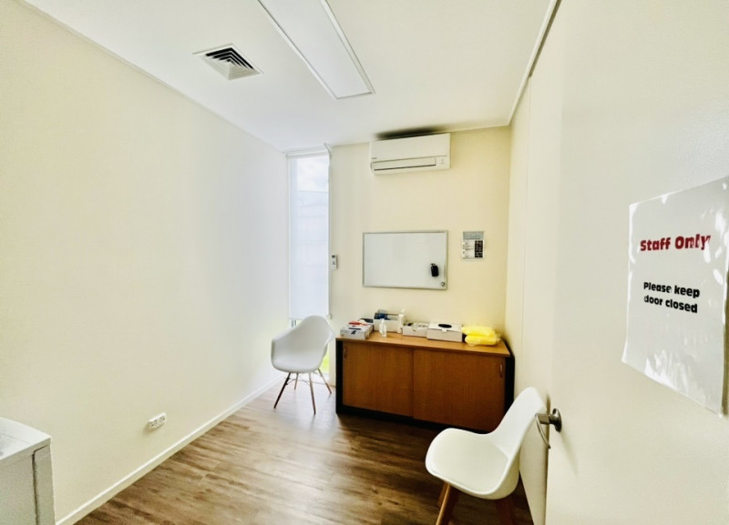 Medical room for rent Consultation Rooms Including Reception Area, Waiting Room And 3 Consultation Rooms Plus Storage Area Carrum Victoria Australia